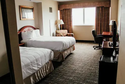 Photo 2 - Hotel Topeka at City Center