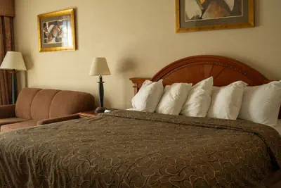 Photo 5 - Hotel Topeka at City Center