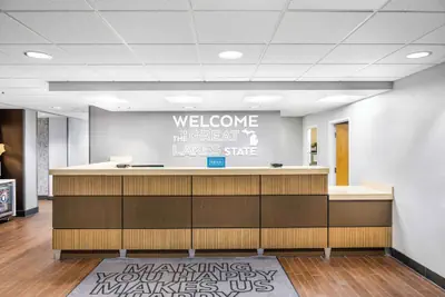 Photo 4 - Hampton Inn Grand Rapids-North