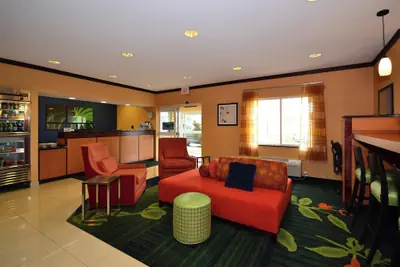 Photo 5 - Fairfield Inn & Suites by Marriott - Jefferson City