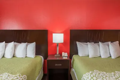 Photo 2 - Days Inn by Wyndham Mexico