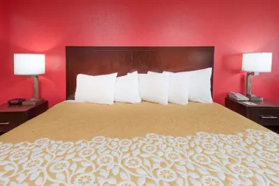 Photo 4 - Days Inn by Wyndham Mexico