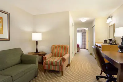 Photo 5 - Country Inn & Suites by Radisson, Nevada, MO