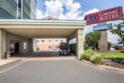 Photo 2 - Comfort Suites at Woodbridge