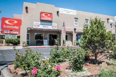 Photo 2 - Econo Lodge Albuquerque Old Town