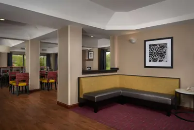 Photo 5 - Hampton Inn Shelbyville