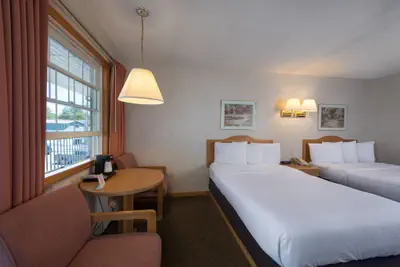 Photo 5 - Adirondack Retreat Inn & Suites