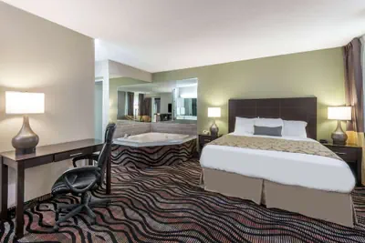 Photo 5 - Baymont by Wyndham Cambridge