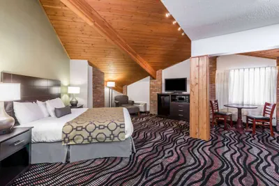 Photo 4 - Baymont by Wyndham Cambridge