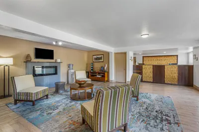 Photo 3 - Best Western Pine Springs Inn