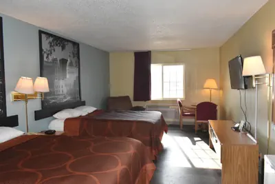 Photo 5 - Super 8 by Wyndham Carthage
