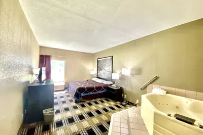 Photo 3 - Super 8 by Wyndham Conway