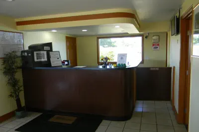 Photo 3 - Lakeview Inn Centralia