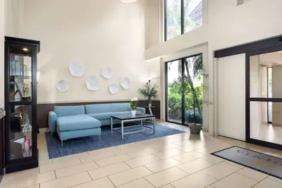 Photo 5 - La Quinta Inn & Suites by Wyndham Bonita Springs Naples N.