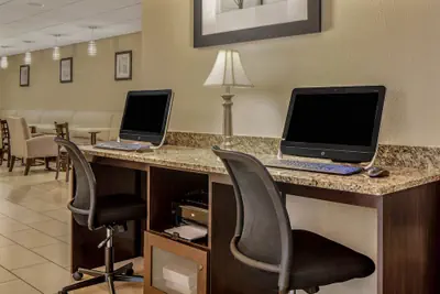 Photo 3 - La Quinta Inn & Suites by Wyndham Bonita Springs Naples N.