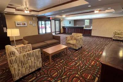 Photo 5 - Quality Suites Midland North Loop 250