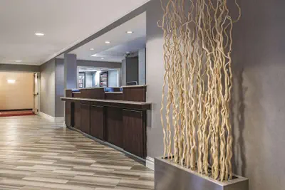 Photo 3 - La Quinta Inn & Suites by Wyndham Univ Area Chapel Hill