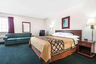 Photo 5 - Super 8 by Wyndham Platte City Kansas City Area Airport