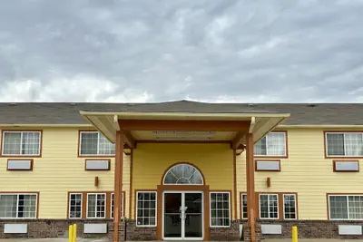 Photo 2 - Super 8 by Wyndham Platte City Kansas City Area Airport