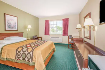 Photo 4 - Super 8 by Wyndham Platte City Kansas City Area Airport