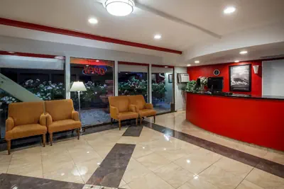Photo 4 - Travelodge by Wyndham Red Bluff South of Redding