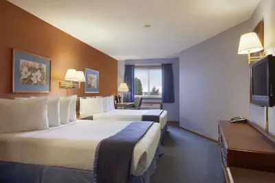 Photo 2 - Travelodge by Wyndham Motel of St Cloud