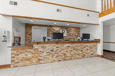 Photo 5 - Quality Inn Dodge City