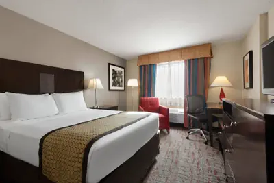 Photo 2 - Baymont by Wyndham Belleville Airport Area