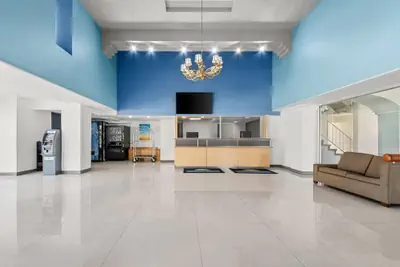Photo 5 - Days Inn by Wyndham Buena Park