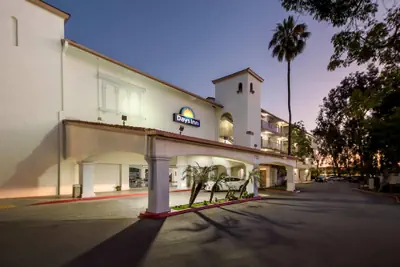 Photo 2 - Days Inn by Wyndham Buena Park