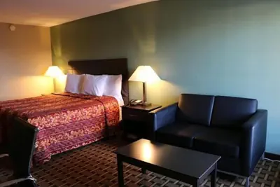Photo 2 - Kings Inn Civic Center UAB