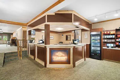 Photo 5 - Clarion Hotel & Suites Fairbanks near Ft. Wainwright