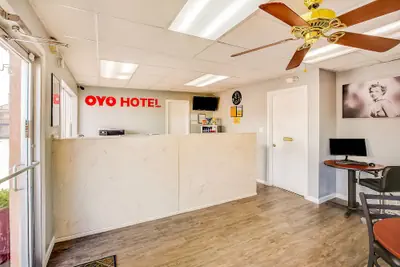 Photo 2 - OYO Hotel Texarkana North Heights AR Hwy I-30
