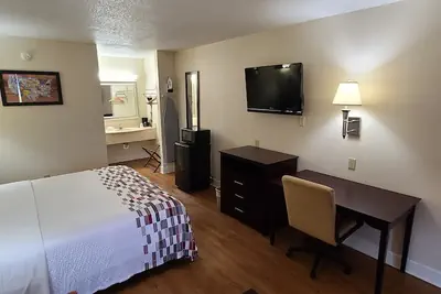 Photo 5 - Red Roof Inn Tifton