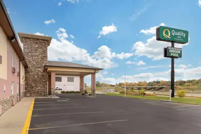 Photo 2 - Quality Inn Newton at I-80