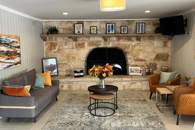 Photo 3 - Sunday House Inn and Suites