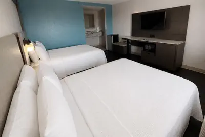 Photo 4 - Days Inn by Wyndham El Paso I-10 East