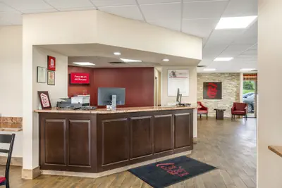 Photo 3 - Red Roof Inn Staunton