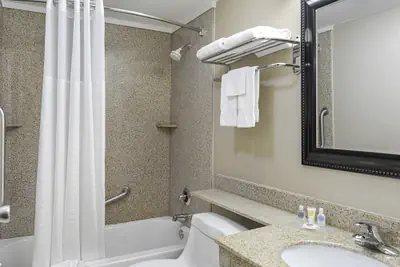 Photo 4 - Quality Inn Winchester