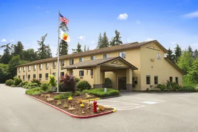 Photo 2 - Super 8 by Wyndham Port Angeles at Olympic National Park
