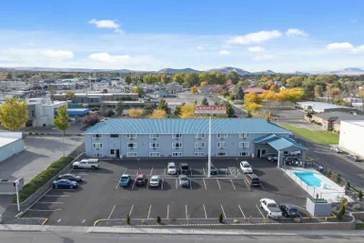 Photo 2 - Kennewick Inn & Suites Tri Cities