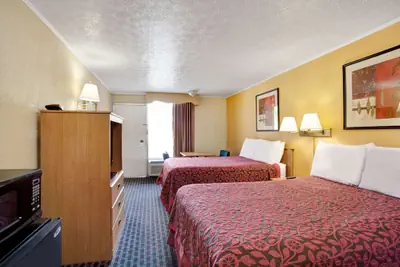 Photo 5 - Days Inn by Wyndham Knoxville West