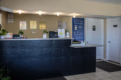 Photo 2 - Econo Lodge I-40 exit 286 Holbrook