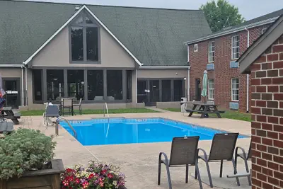 Photo 2 - Quality Inn Dublin I-81