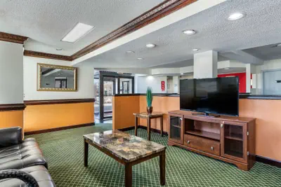 Photo 2 - Econo Lodge Florence - Darlington