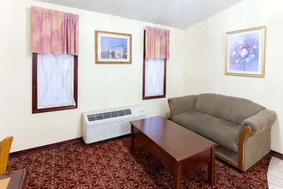 Photo 5 - Knights Inn Tucker