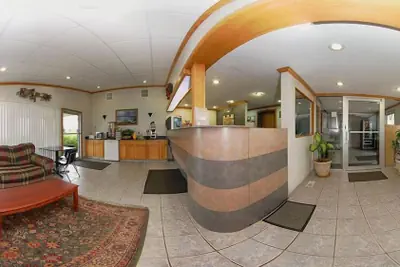 Photo 3 - Express Inn