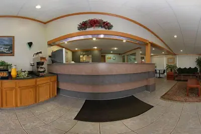 Photo 4 - Express Inn