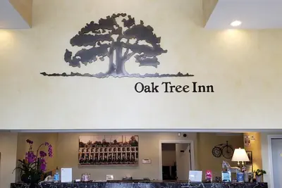 Photo 4 - Oak Tree Inn