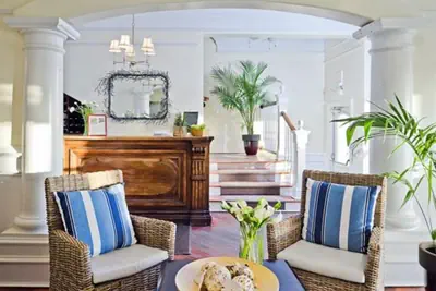 Photo 2 - Newport Beach Hotel